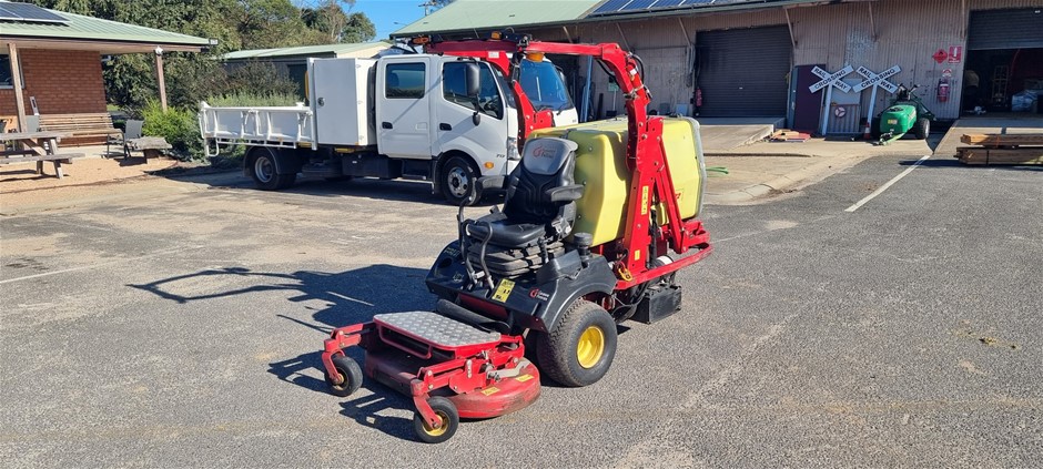 Unreserved Gianni Ferrari & John Deere Mowers