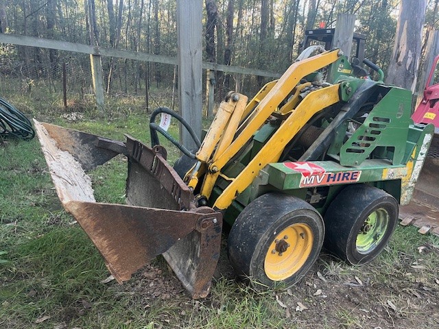 Kanga Skid Steer Loader