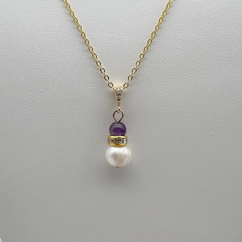 Rare Finds: Gemstone Beaded Jewellery Auction Starts