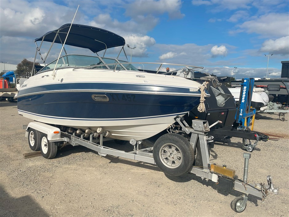 Four Winns Sundowner Cabin Cruiser