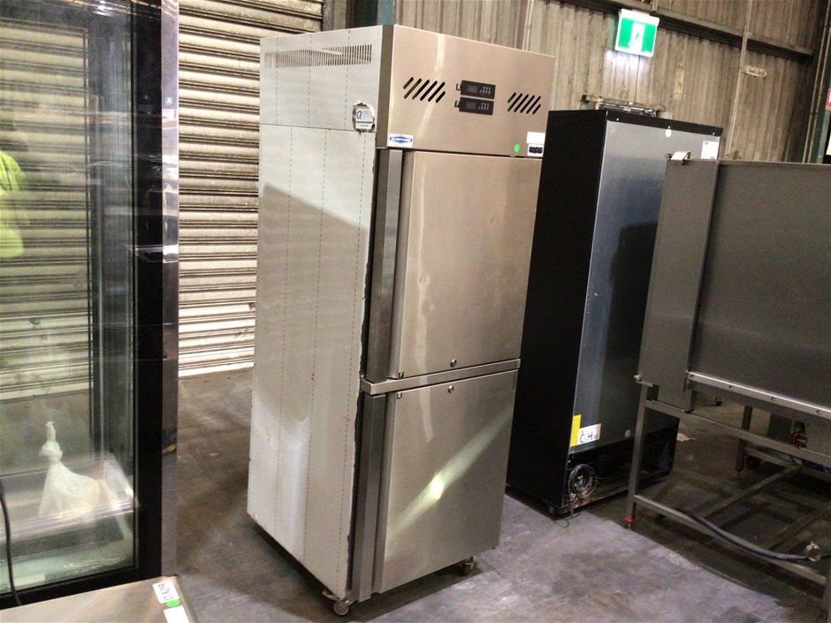 Austune 2 x 1/2 door Solid Upright Fridge Auction (0015-5060167 ...