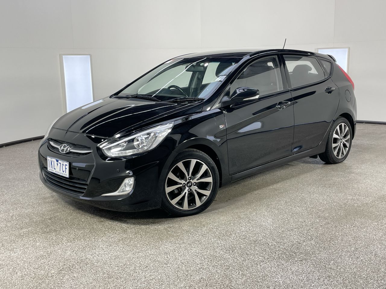 2017 Hyundai Accent SR RB Automatic Hatchback Auction (0001-21050584 ...