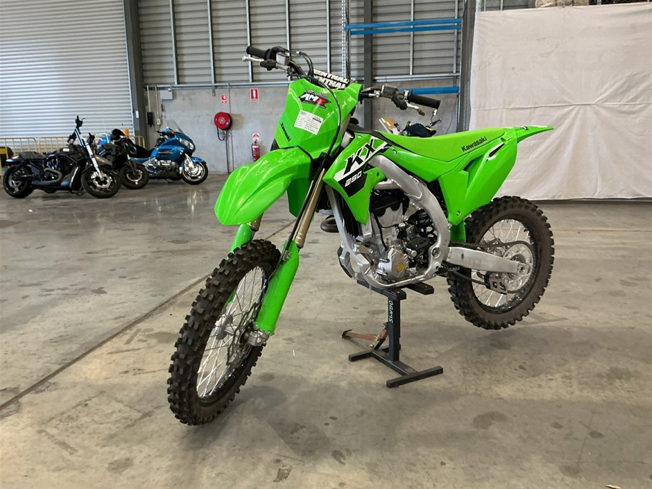 <p>0000 Kawasaki KX250 Motorcycle</p>