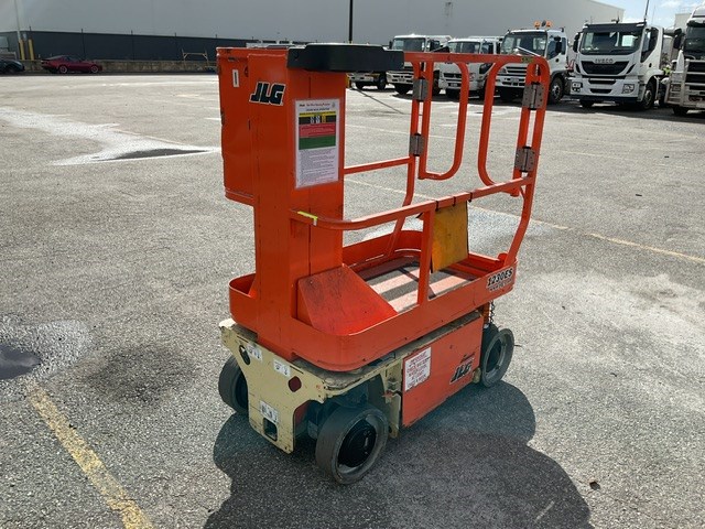 Unreserved Counterbalance Forklifts, Vertical Man Lifts 