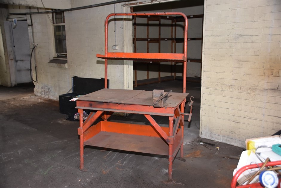 Heavy Duty Metal Work Bench