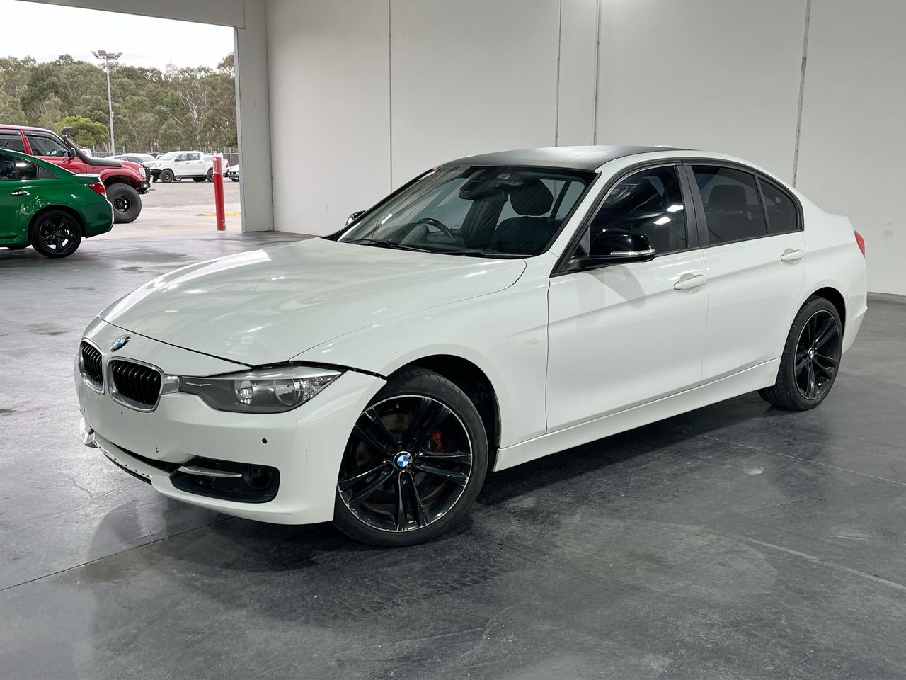2014 BMW 3 Series 316i F30 Automatic - 8 Speed Sedan