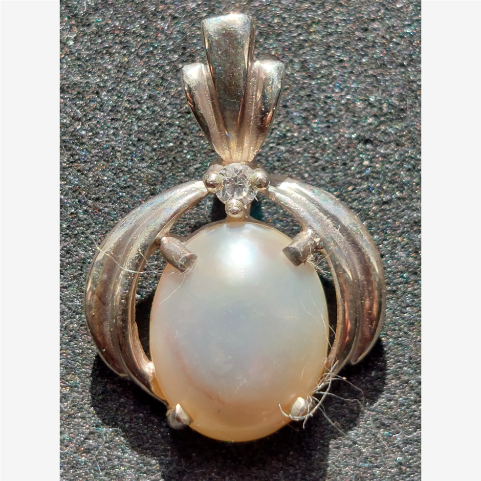 10x8  S/S Pearl Pendant