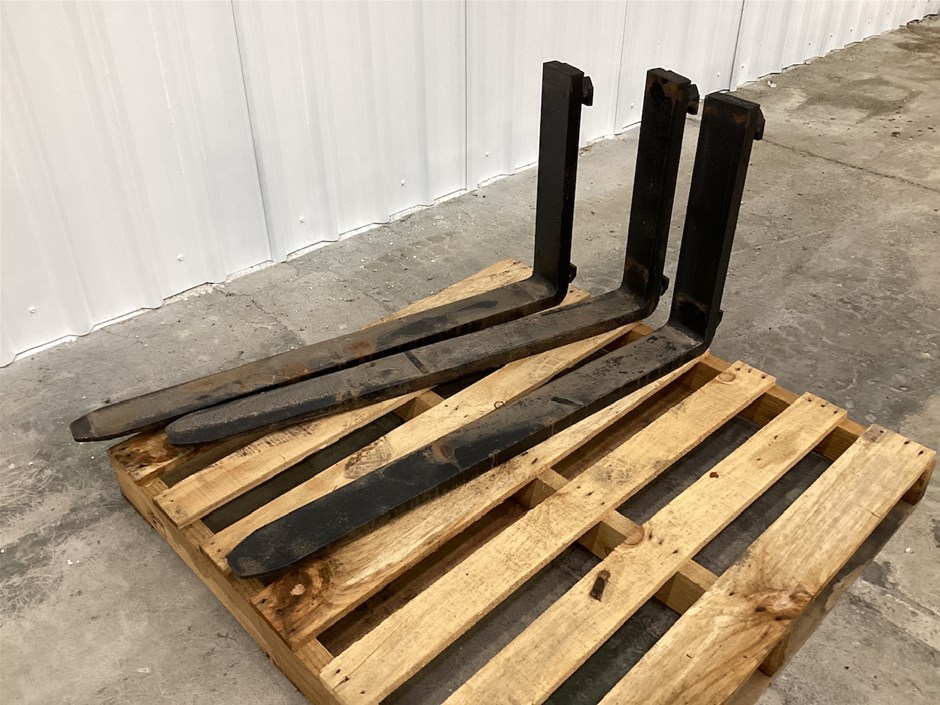 Earth Moving and Mechanical Workshop Clearance