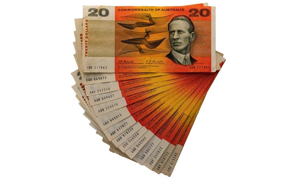Approx. 14 x asstd 'Commonwealth of Australia' $20 paper banknotes ...