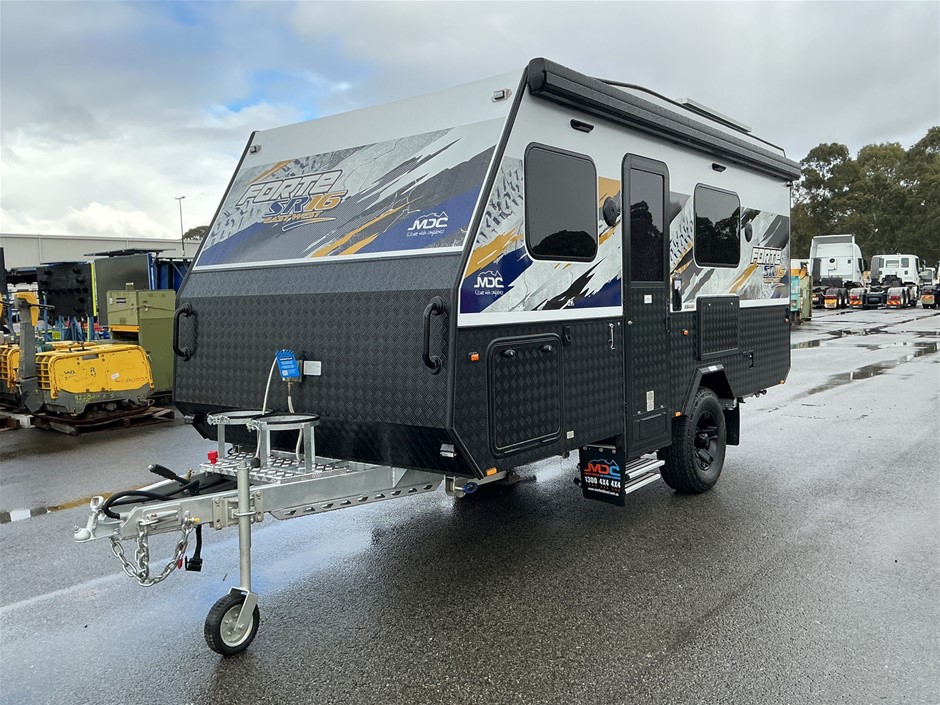 MDC Forte SR16 East West Caravan