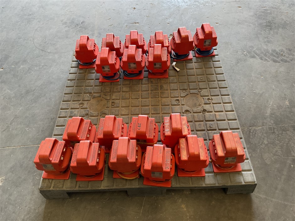 Arlec PB97 Heavy Duty Power Blocks 11x10A and 8x 15A Auction (0007 ...