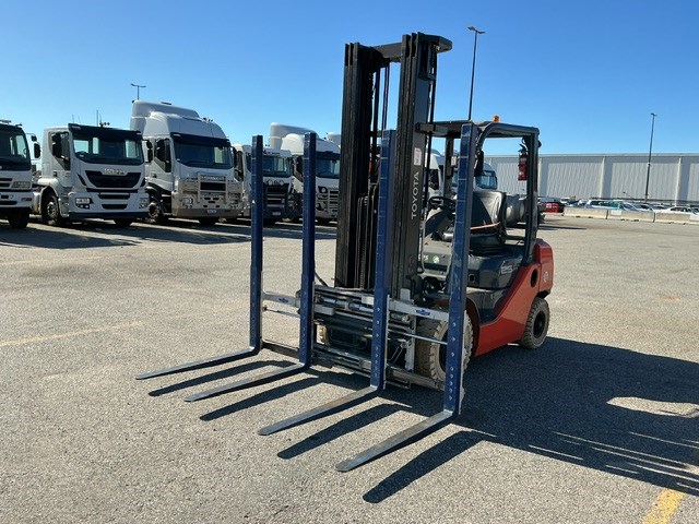 Toyota 32 – 8FG25, 4 Wheel Counterbalance Forklift