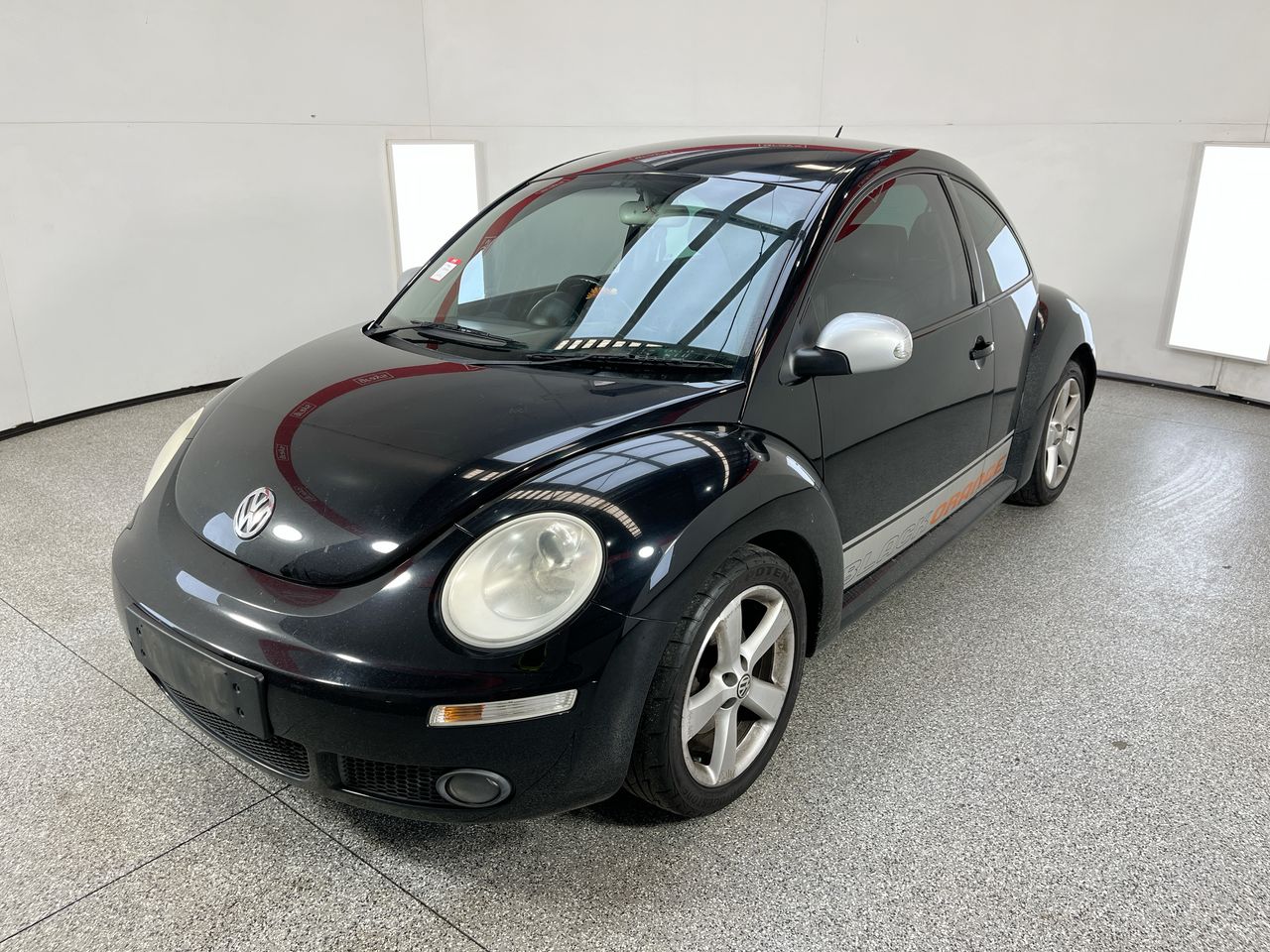 2009 Volkswagen New Beetle LE MT Manual Hatchback
