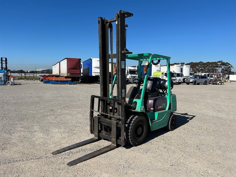 Mitsubishi FG25T Forklift, Workshop & Pallet Racking