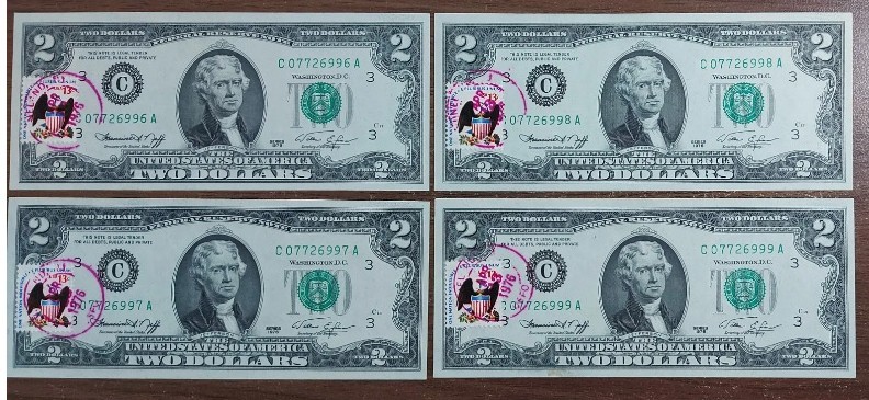 1976 US $2 Bill - UNC Set of 4 consecutive notes with date of issue stamps