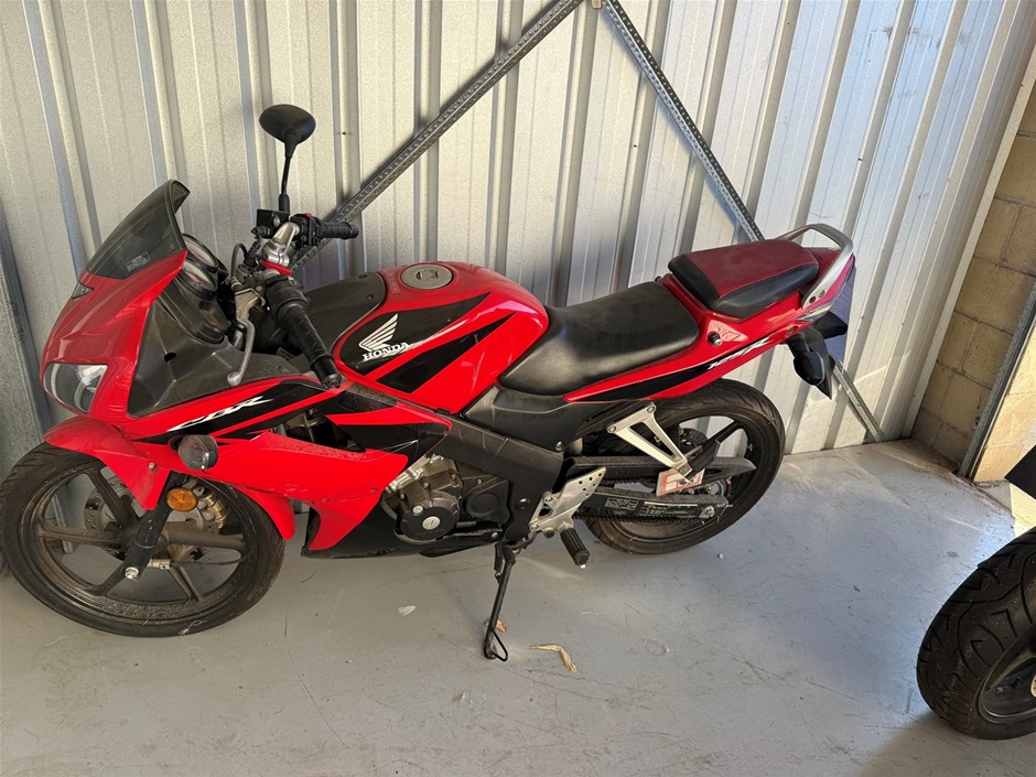 2007 Honda CBR125 Motorcycle (WOVR - Repairable Write-Off)