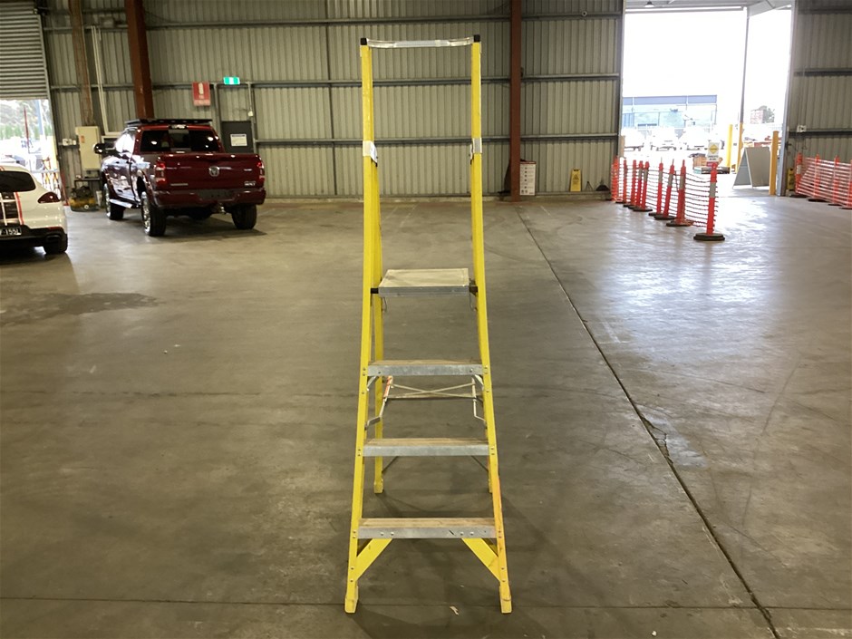 Guard All Fibreglass Platform Ladder Auction (0086-8021049) | Grays ...