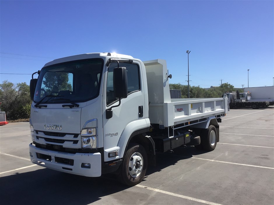  EOI Late Model Earthmoving Equipment