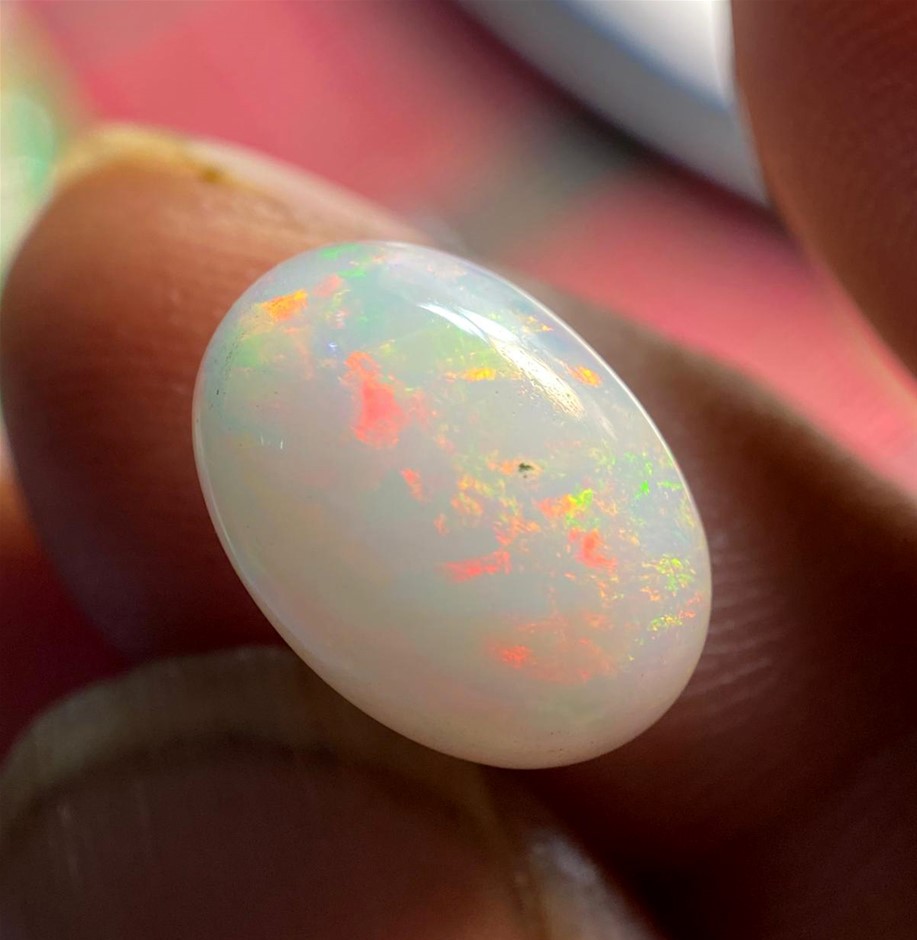 3.25 Carats Spectacular Opal