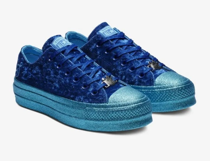 CONVERSE Women's Miley Cyrus x Chuck Taylor All Star Platform Ox, US7.5/EU3