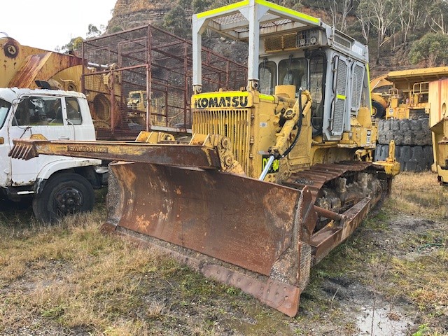 Komatsu D85-18 Bull Dozer