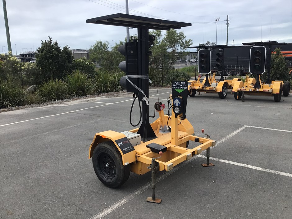 2013 Giga Signs Traffic Control Single Traffic Control Unit Trailer ...