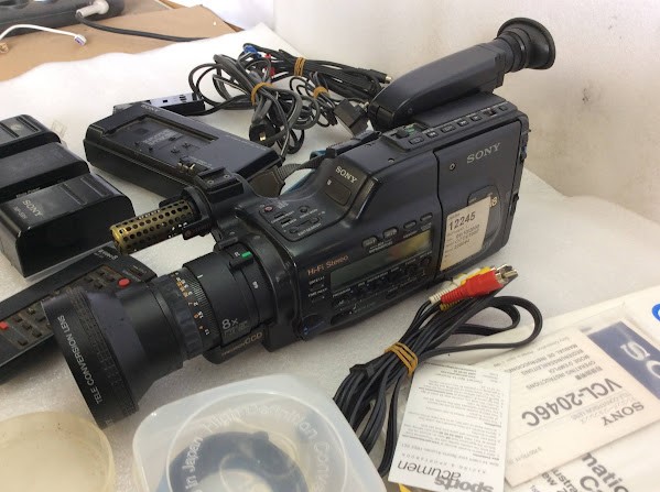 SONY Hi8 Handycam CCD-V700E Video Camera Recorder and parts