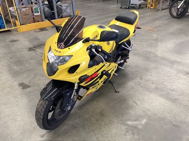 <p>2004 Suzuki  GSXR Motorcycle</p>