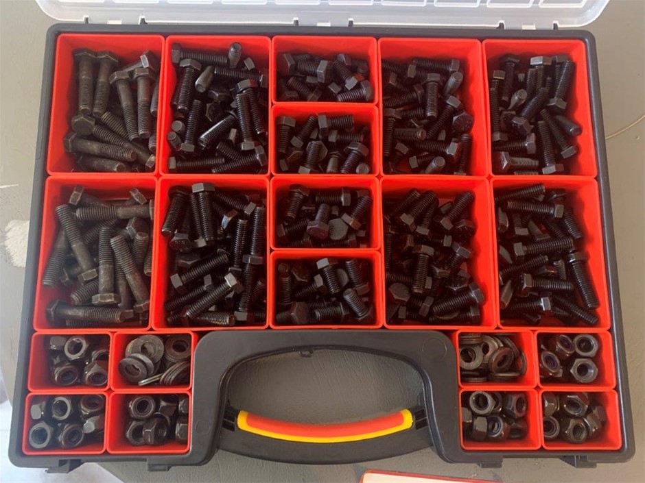 New Quality Large Carry Case with Assorted Black Bolts Auction (0013 ...