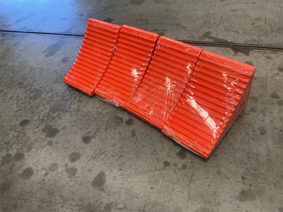 <p>GAFF 18455 wheel Chock x 4</p>