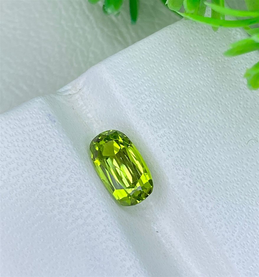 2.30 CT Lustrous Quality Natural Peridot
