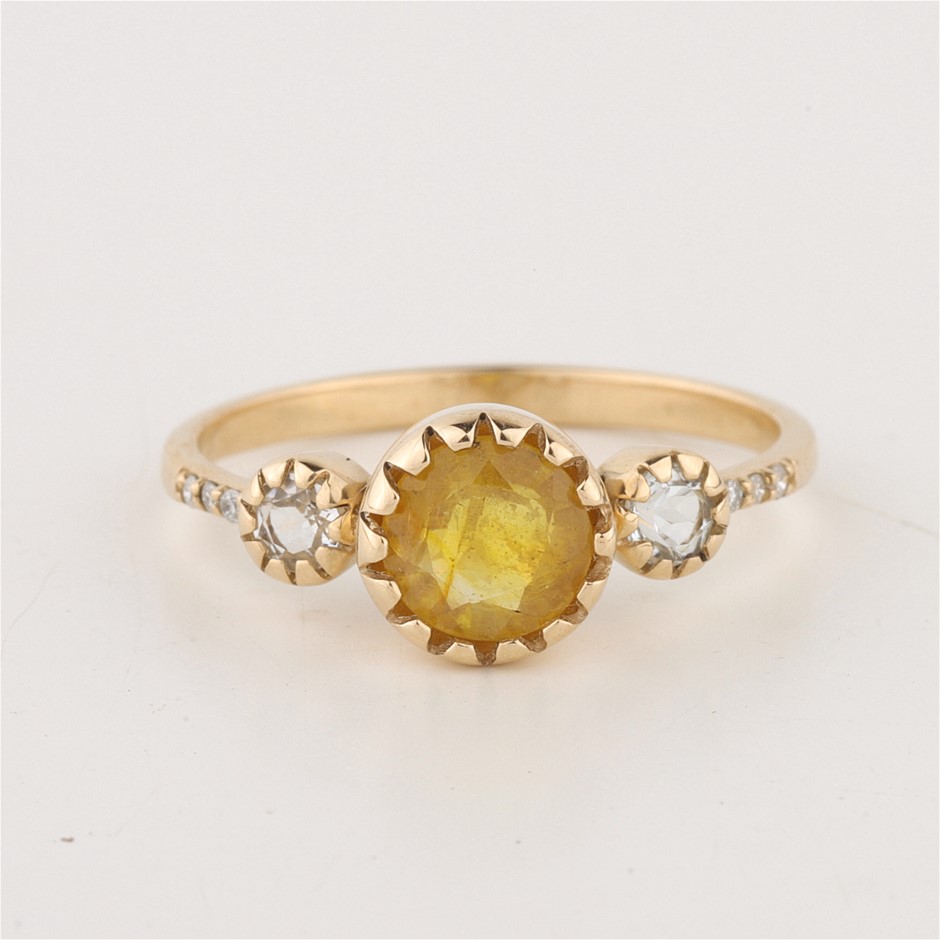 Yellow Gold Natural Sapphire & Diamond Ring with Lab certifcate