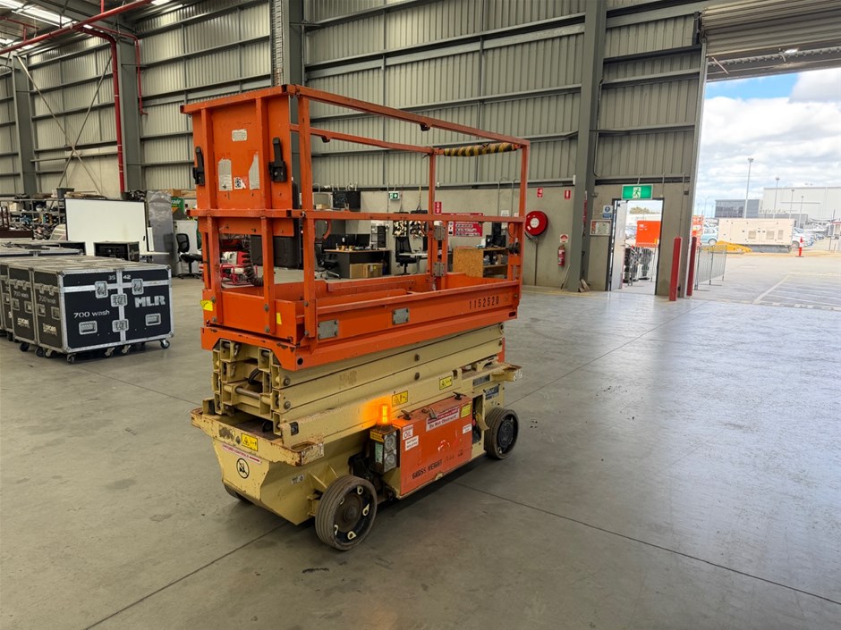 2015 JLG R6 Scissor Lift Auction (0002-3035708) | Grays Australia