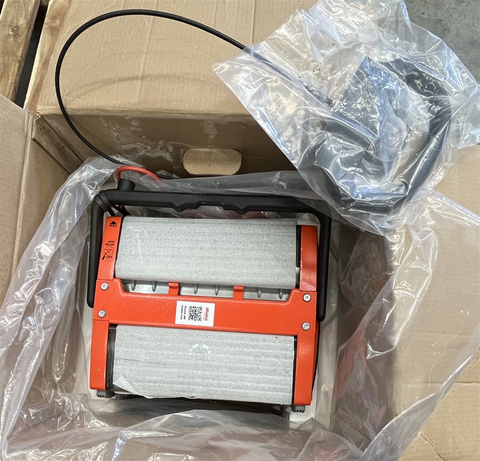 <p>Roots Wizzard W34N 34cm Compact Scrubber</p>