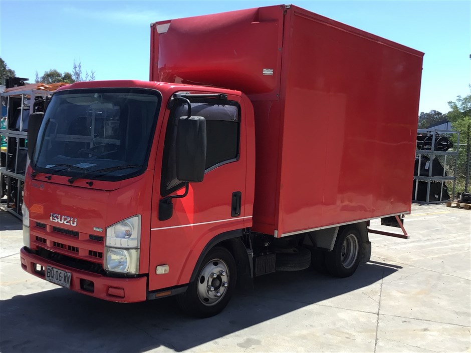 2012 Isuzu NLR 4 x 2 Pantech Truck