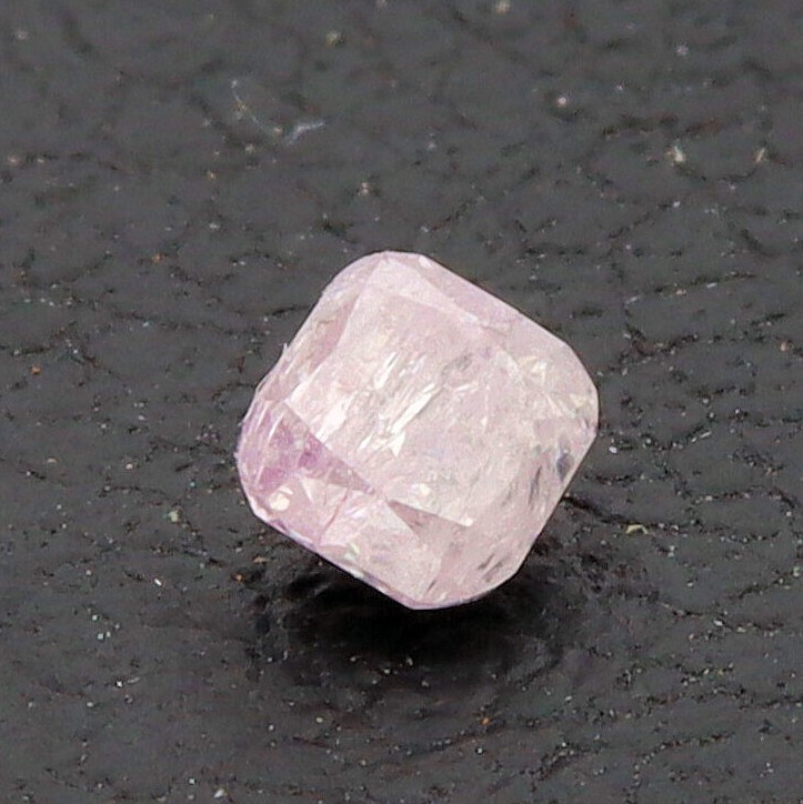 Luxurious Pearl & Gemstone Jewellery Range