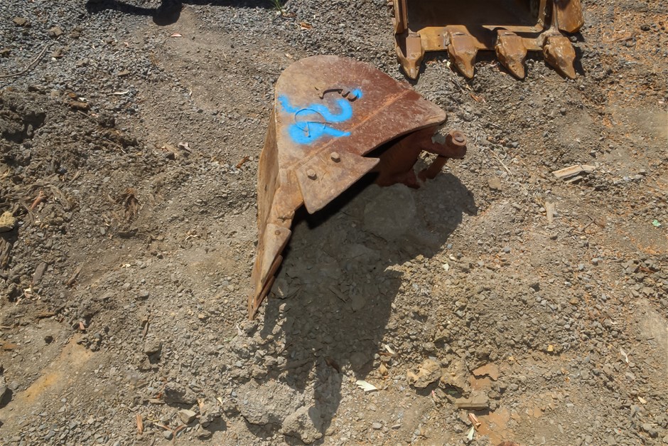 Salmon Excavator Tooth Bucket Attachment