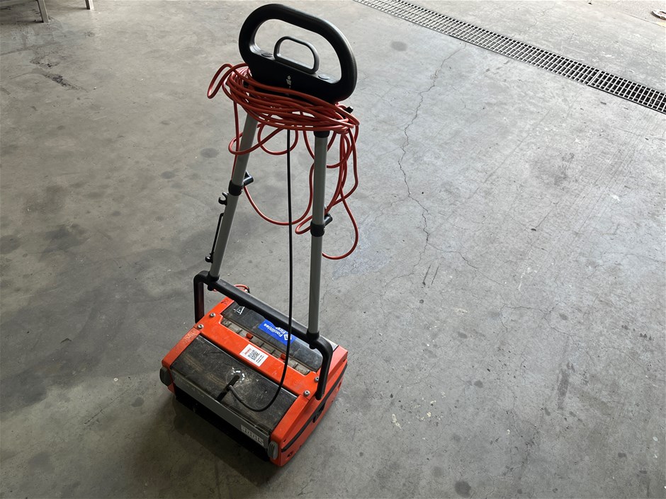 Roots Wizzard W34N 34cm Compact Scrubber