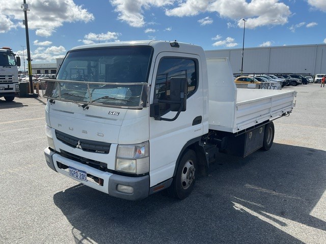 Unreserved 2012 Mitsubishi Canter 7/800 4 x 2 Tipper Truck