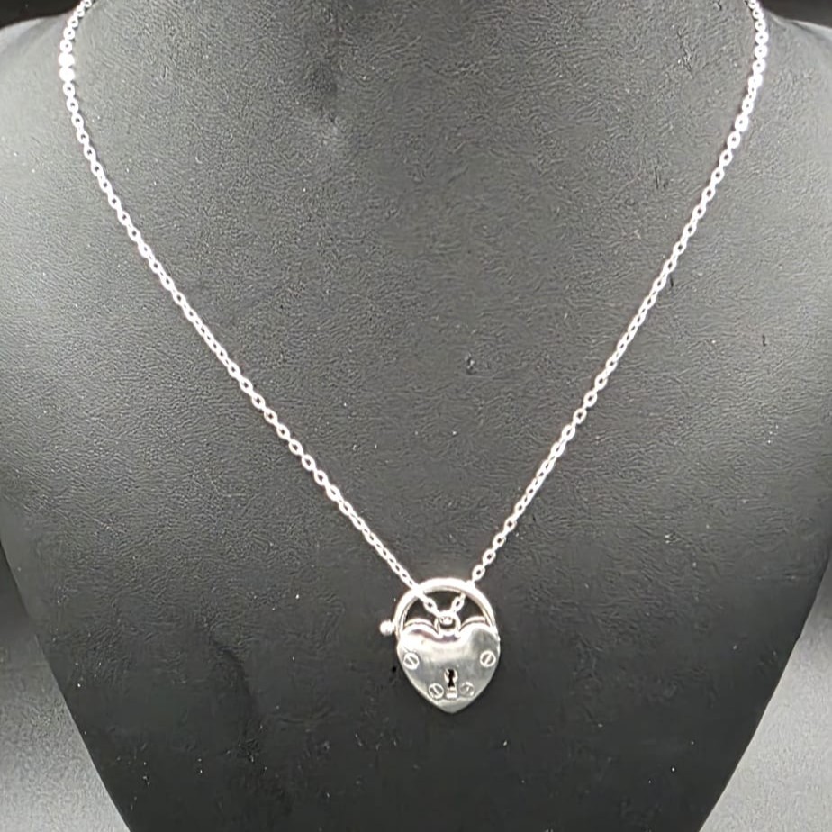 Designer Plain Locket  Necklace in Silver