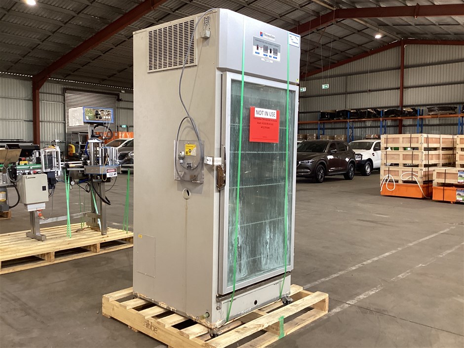 <p>Thermoline Scientific TRH-460-GD Temperature And Humidity Cabinet  </p>