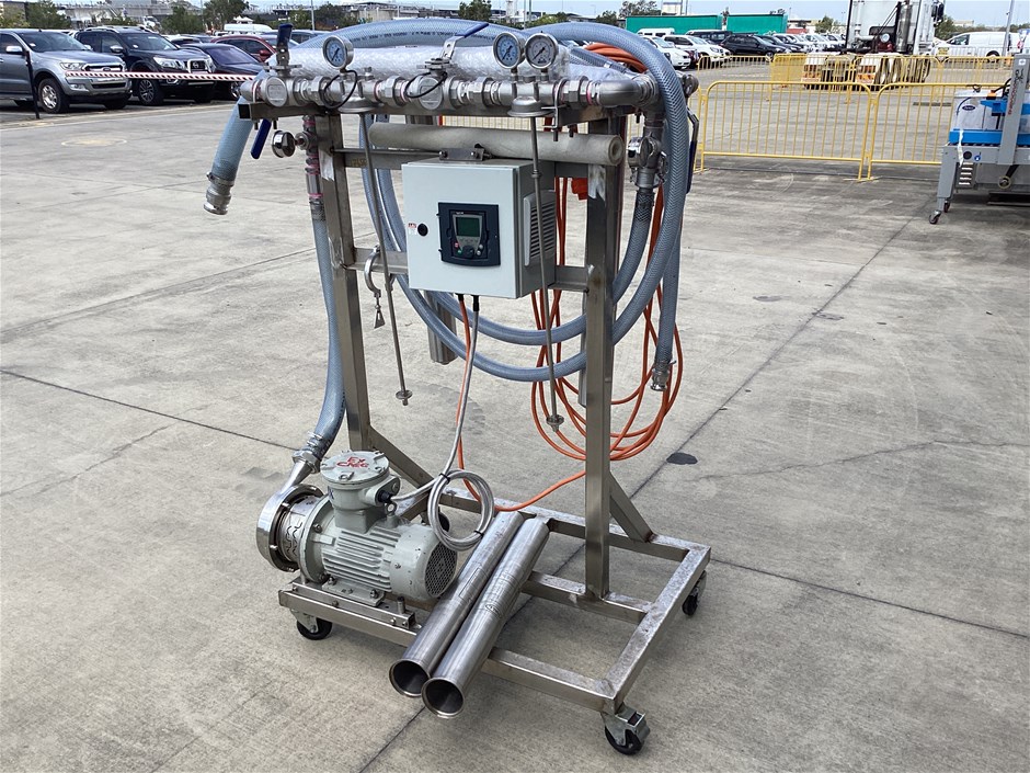 <p>Filtration System with Pump</p>