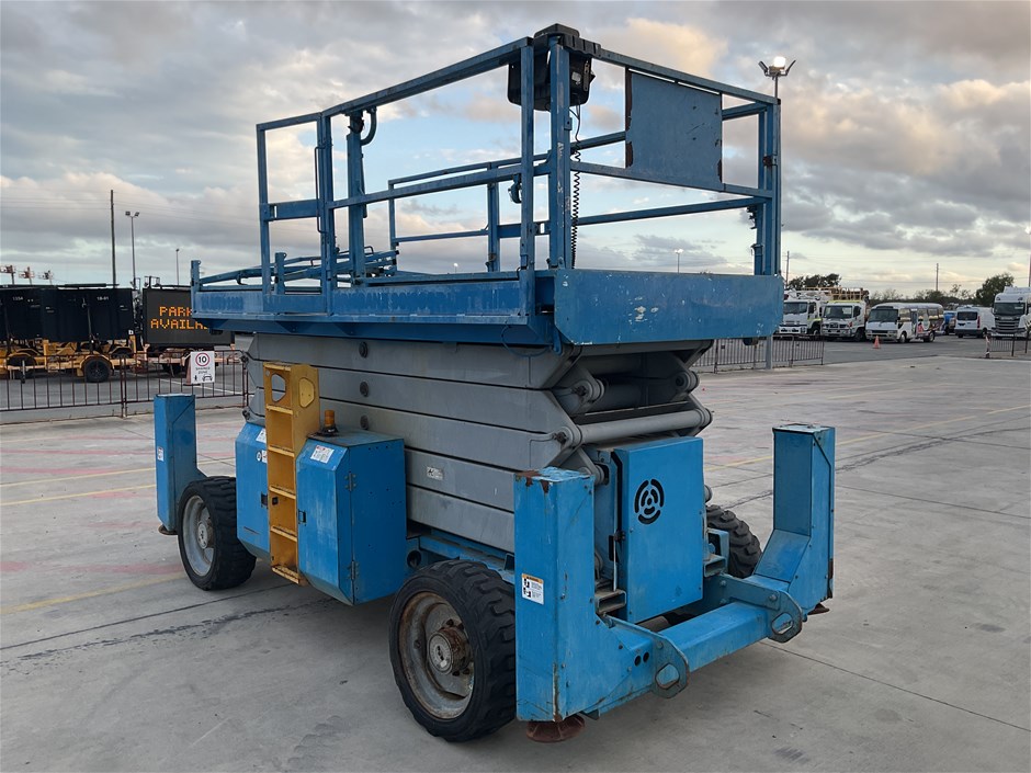 <p>2007 Genie  GS-5390 Scissor Lift</p>