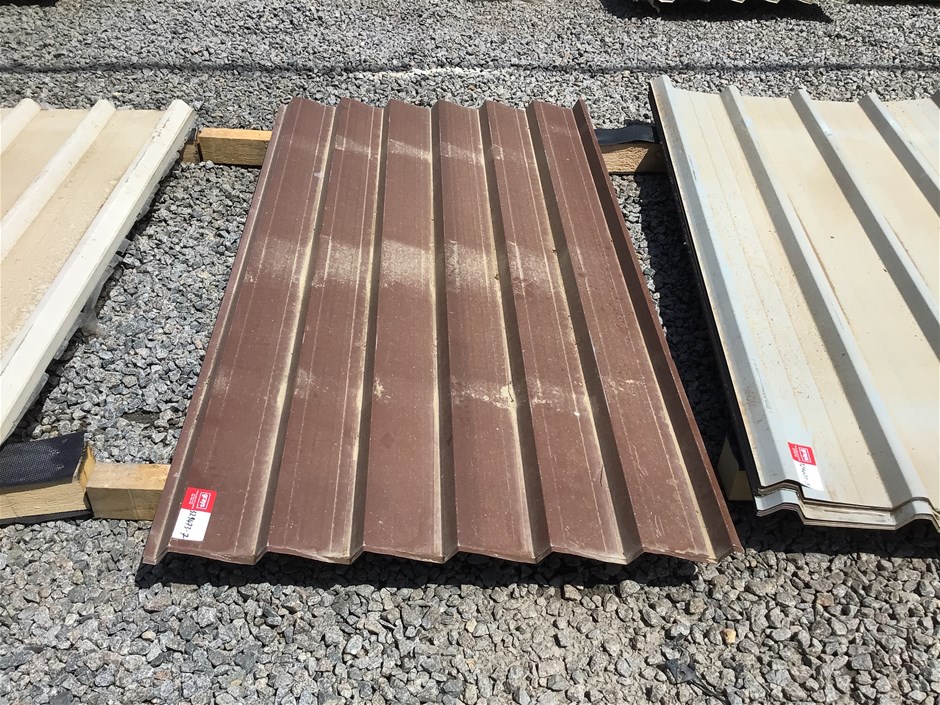<p>5 x Unused Colorbond Sheets (Brown)</p>