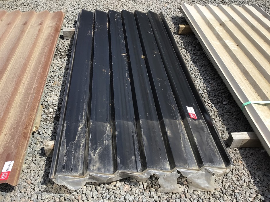 <p>20 x Unused Colorbond Sheets (Black)</p>