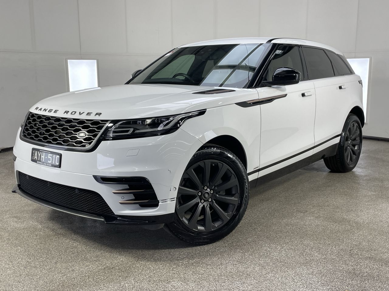 2018 Land Rover Range Rover Velar D240 R-DYNAMIC SE L560 Turbo Diesel Automatic - 8 Speed Wagon