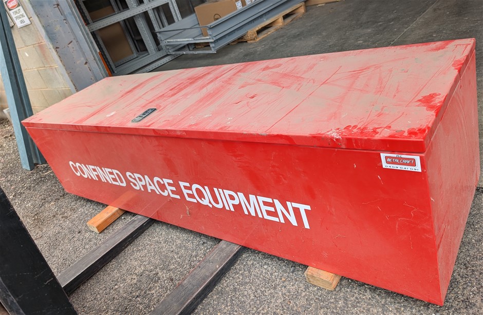 Confined Space Locker including Contents Auction (0034-3036014) | Grays ...