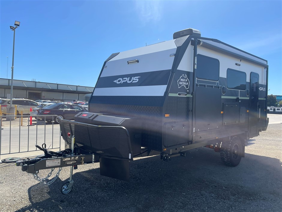2025 Opus Expedition Max 16 Bunk Caravan