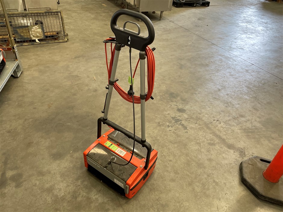 Roots Wizzard W34N 34cm Compact Scrubber