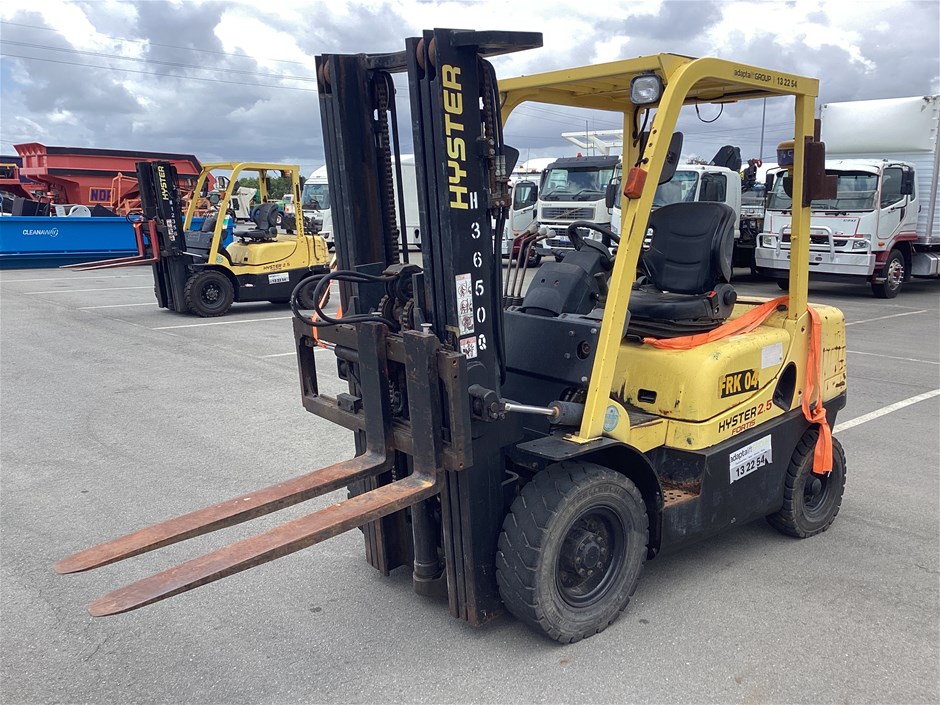 <p>Hyster  H2.5TX-98 Counterbalance Forklift</p>